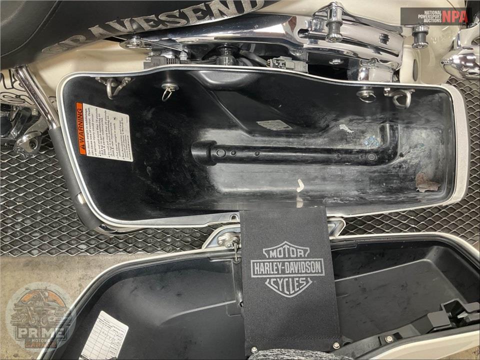 2015 Harley-Davidson FLHXS STREET GLIDE SPECIAL — фото 21