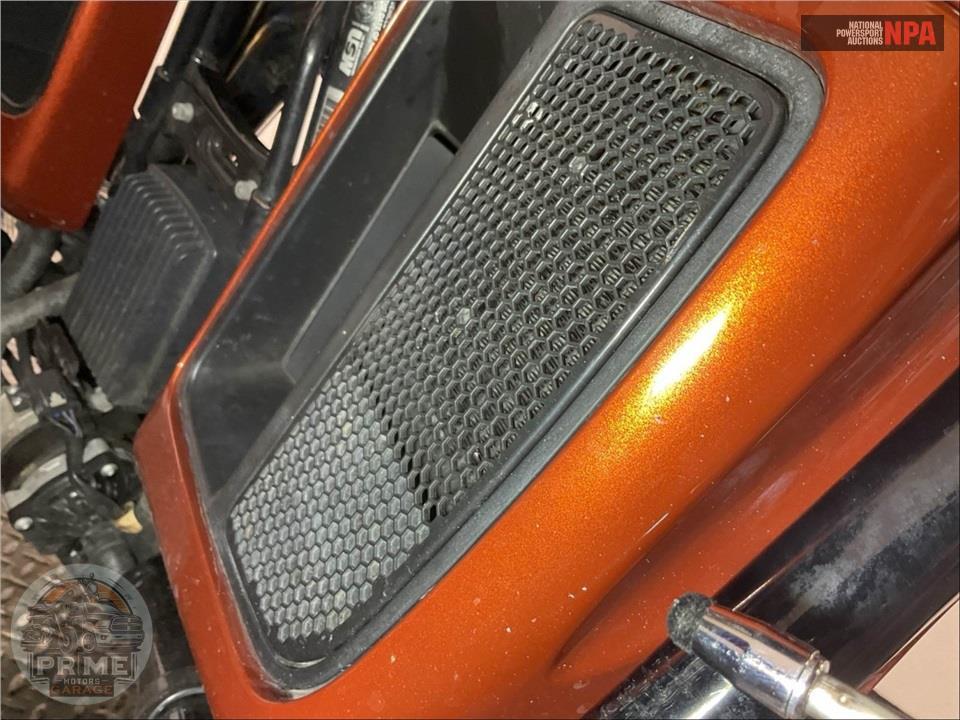 2015 Harley-Davidson FLTRUSE CVO ROAD GLIDE ULTRA — фото 18