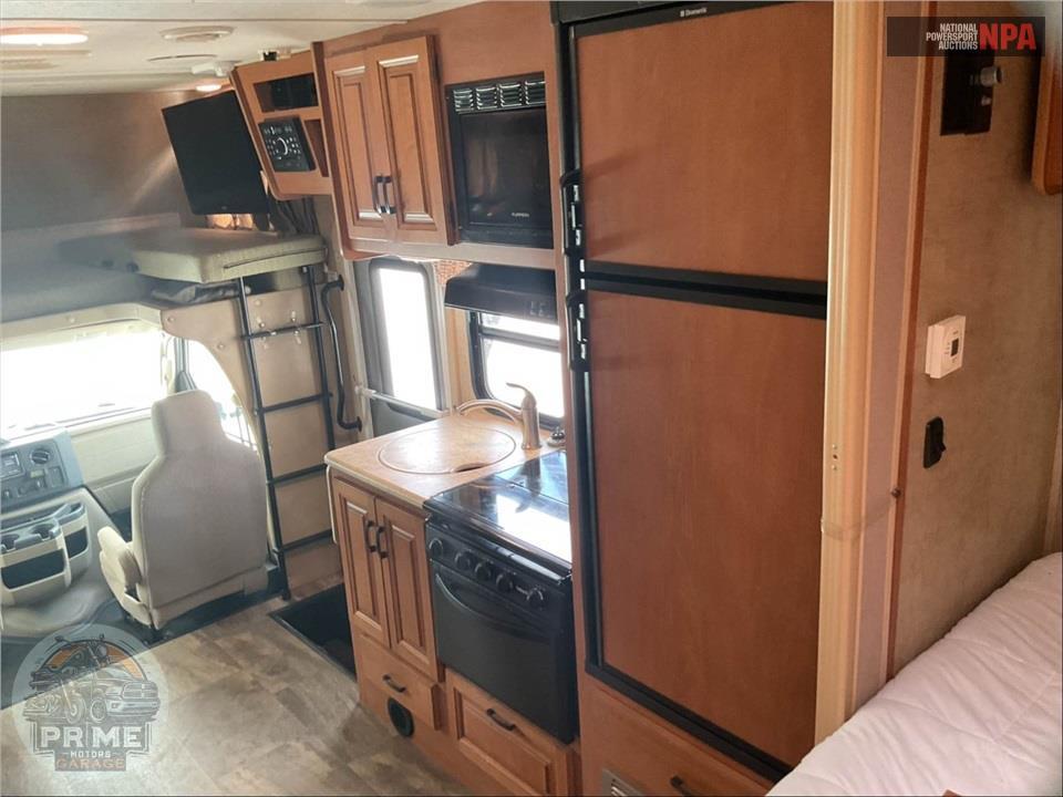 2017 Sunseeker By Forest River M-2290S FORD E450 6.8 LITER — фото 9