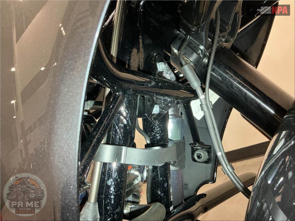 2025 Harley-Davidson FLTRXSE CVO ROAD GLIDE — фото 11