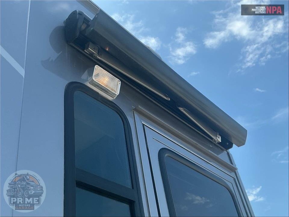 2012 Winnebago M-36M-CUMMINS 360HP - JOURNEY SERIES — фото 46