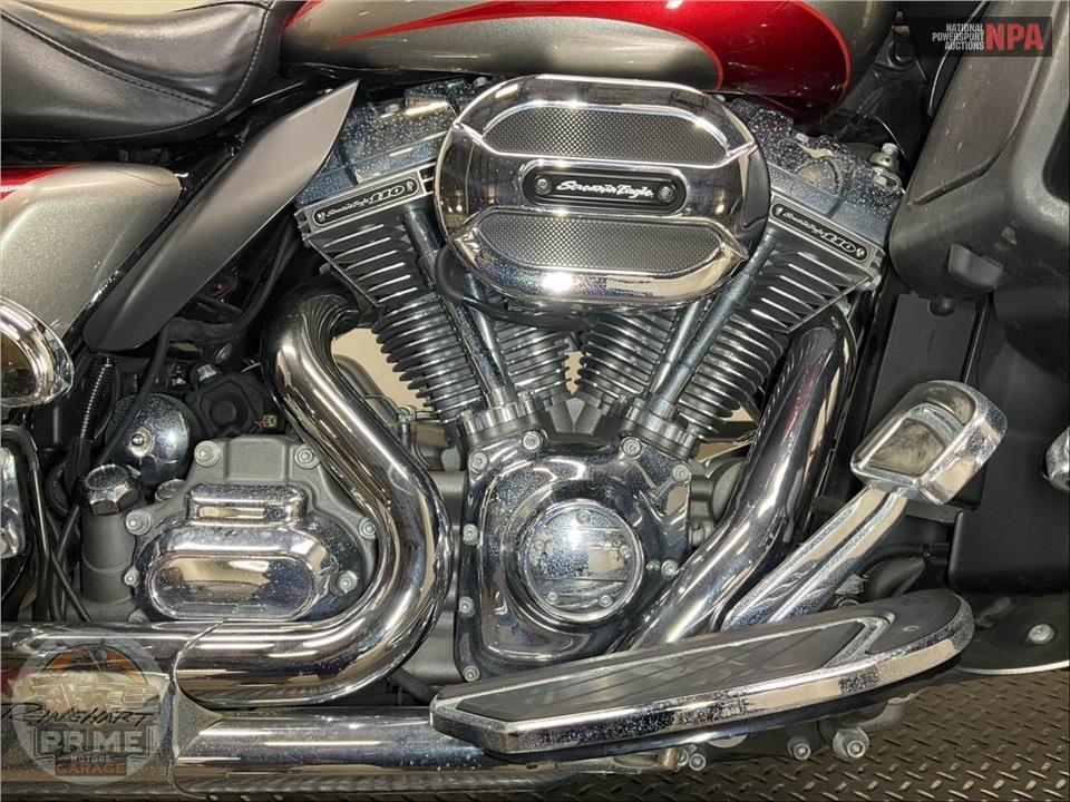 2016 Harley-Davidson FLTRUSE CVO ROAD GLIDE ULTRA — фото 6