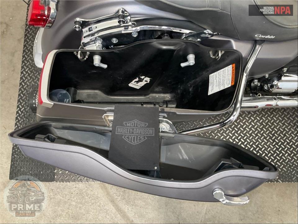 2017 Harley-Davidson FLHTKL ULTRA LIMITED LOW — фото 22