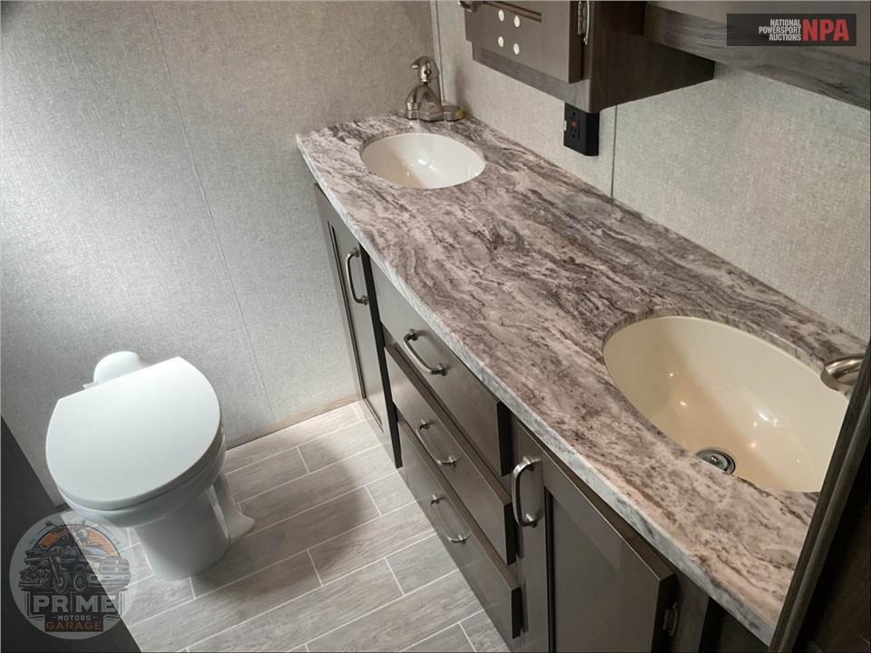 2019 Keystone Rv M-330 RL - MONTANA HIGH COUNTRY FIFTH WHEEL SERIES — фото 15