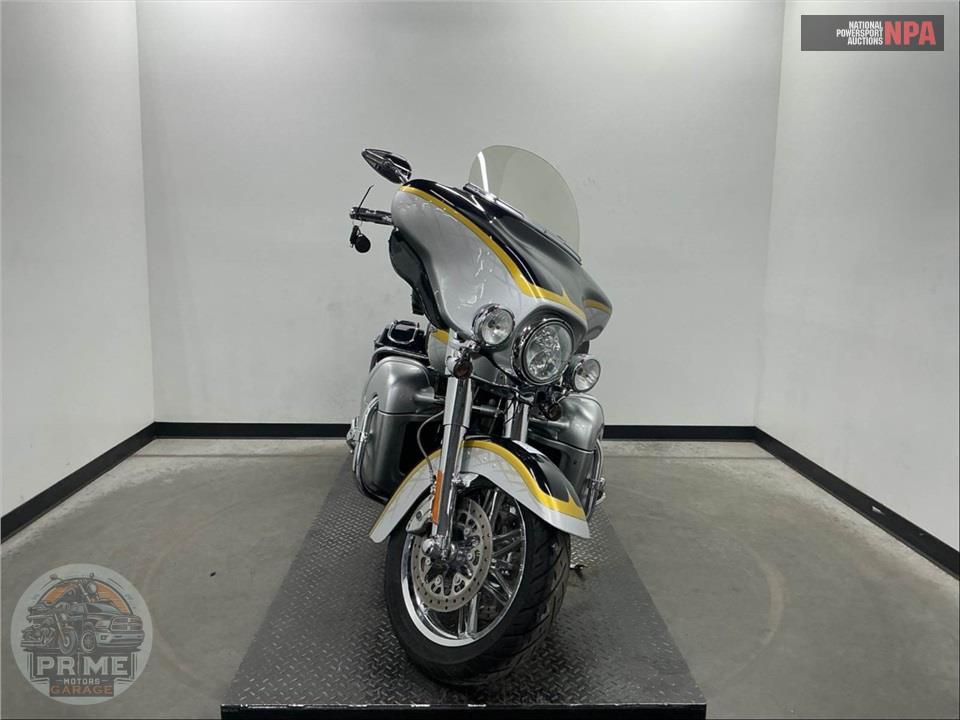 2012 Harley-Davidson FLHTCUSE7 SCREAMIN EAGLE — фото 2
