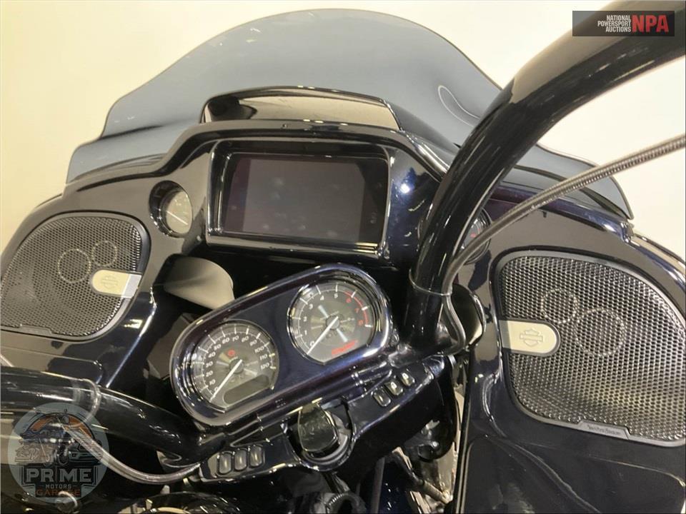 2022 Harley-Davidson FLTRXSE CVO ROAD GLIDE — фото 24