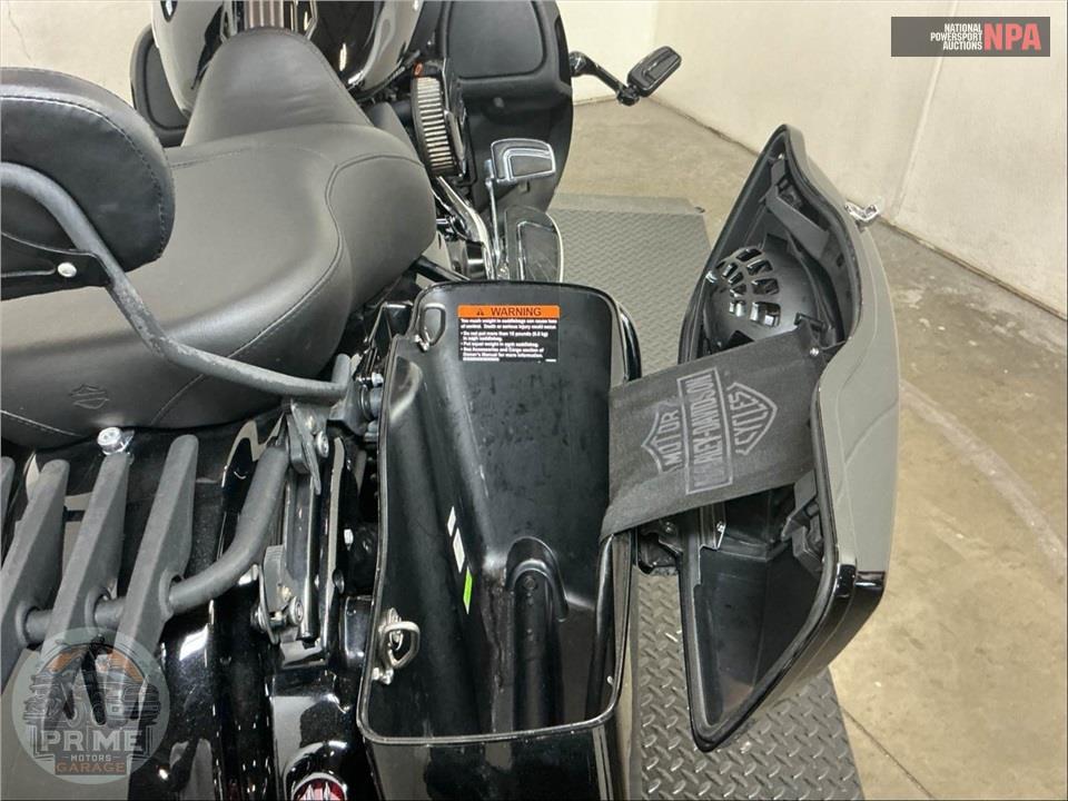 2016 Harley-Davidson FLHXSE CVO STREET GLIDE SPECIAL — фото 27