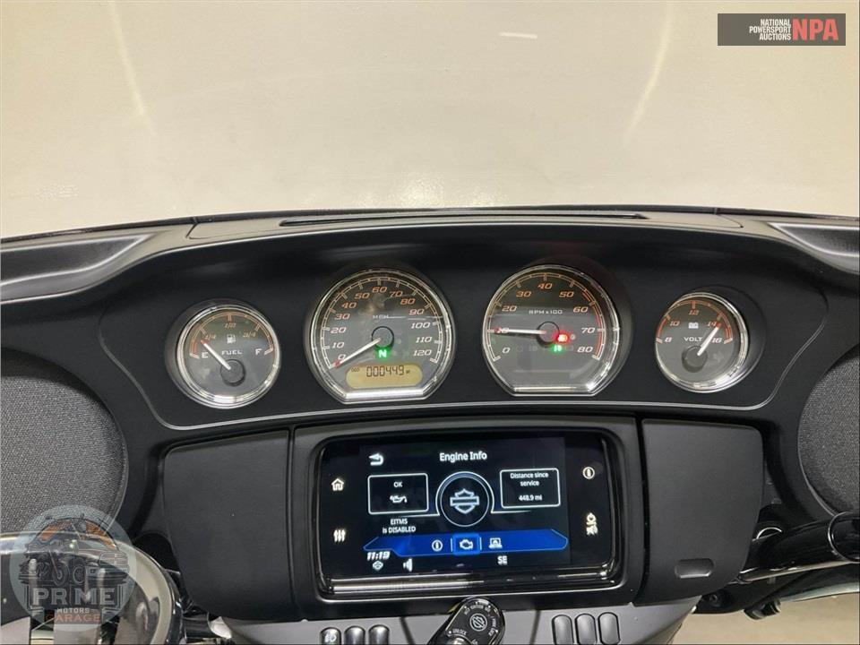 2025 Harley-Davidson FLHTCUTG TRI GLIDE ULTRA CLASSIC — фото 5
