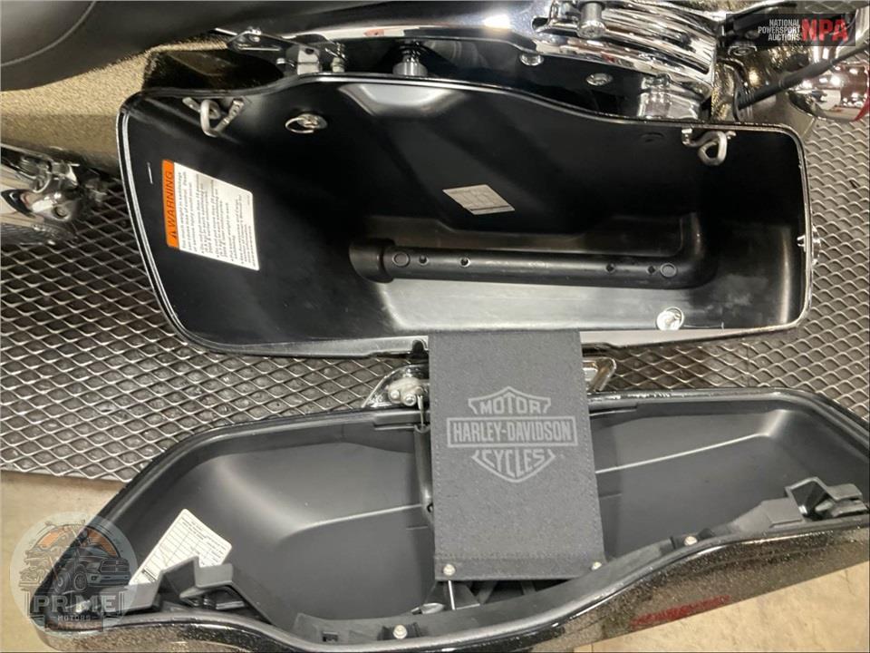 2016 Harley-Davidson FLHXS STREET GLIDE SPECIAL — фото 15
