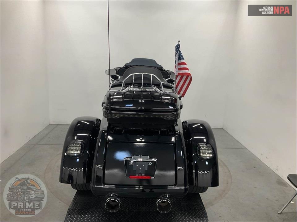 2022 Harley-Davidson FLHTCUTGSE CVO TRI GLIDE — фото 4