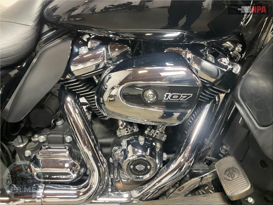 2018 Harley-Davidson FLTRU ROAD GLIDE ULTRA — фото 6