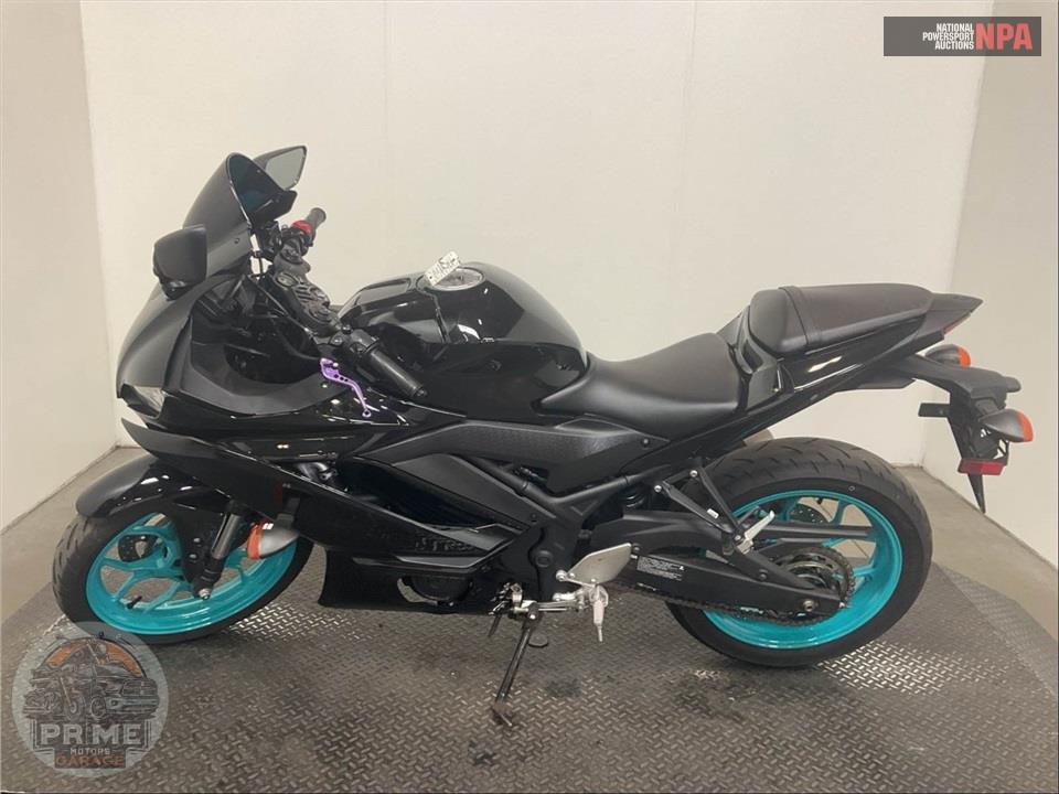 2024 Yamaha YZF-R3 — фото 3