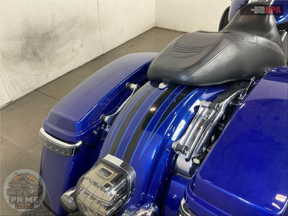 2015 Harley-Davidson FLTRUSE CVO ROAD GLIDE ULTRA — фото 41