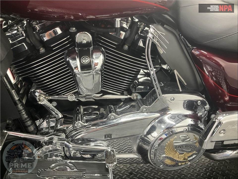 2017 Harley-Davidson FLHTK ULTRA LIMITED — фото 7