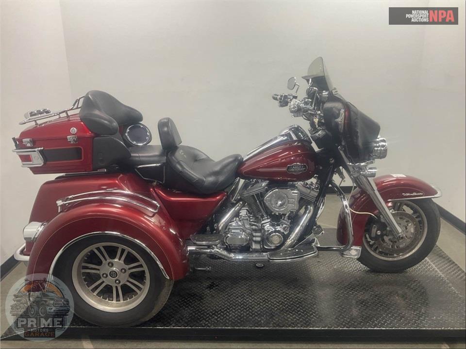 2010 Harley-Davidson FLHTCUTG TRIGLIDE ULTRA CLASSIC — фото 1