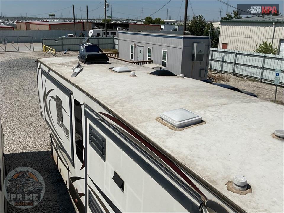 2015 Keystone Rv M-3535 RE - ALPINE FIFTH WHEEL SERIES — фото 30