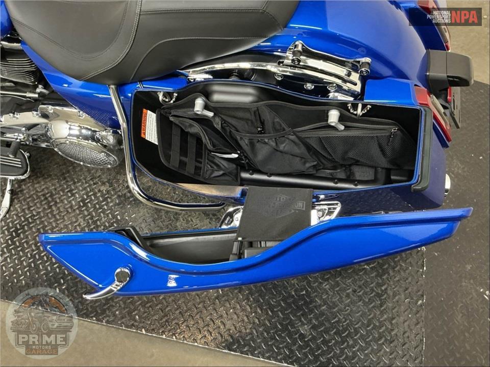 2025 Harley-Davidson FLHX STREET GLIDE — фото 15