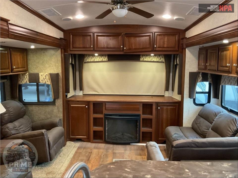 2014 Cardinal By Forest River M-3727RE - FIFTH WHEEL SERIES — фото 7