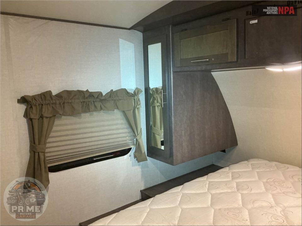 2017 Crossroads Rv M-291 RK - SUNSET TRAIL SUPER LITE SERIES — фото 12