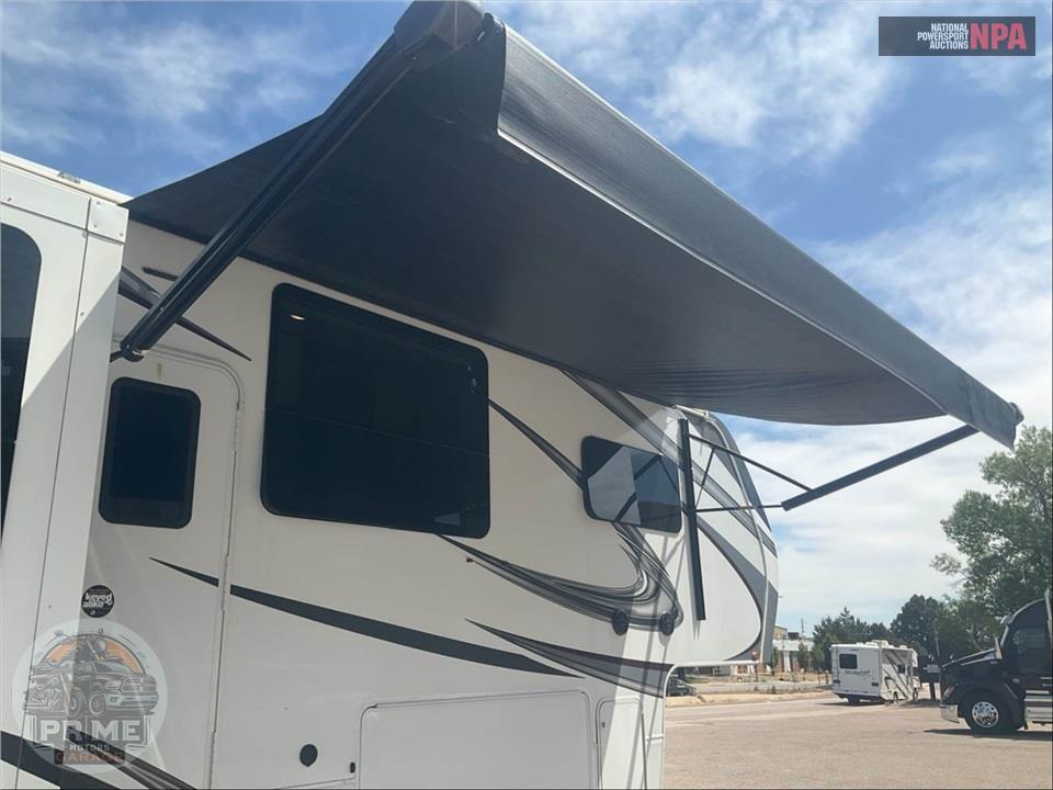 2023 Grand Design Recreational Vehicles M-390RK - SOLITUDE FIFTH WHEEL SERIES — фото 31