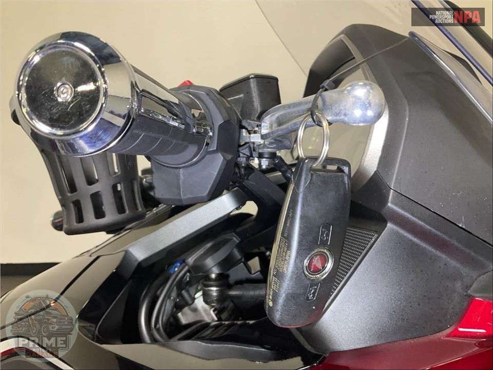 2021 Honda GL1800 GOLDWING TOUR — фото 11