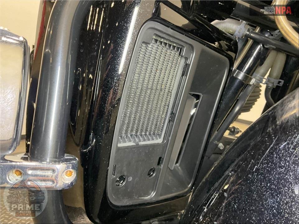 2016 Harley-Davidson FLHXSE CVO STREET GLIDE SPECIAL — фото 16