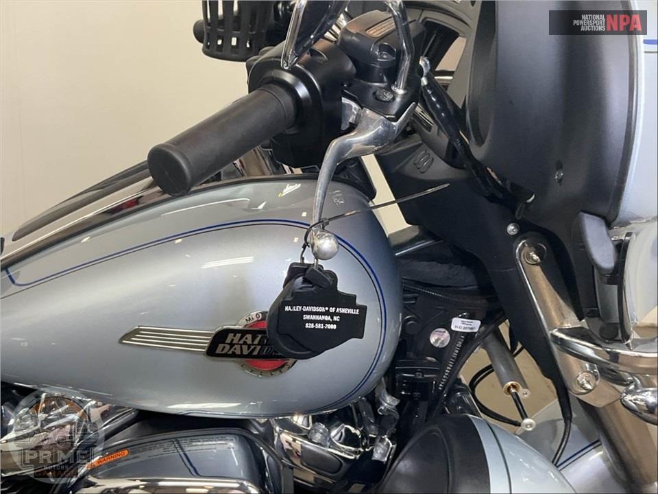 2023 Harley-Davidson FLHTCUTG TRI GLIDE ULTRA CLASSIC — фото 11