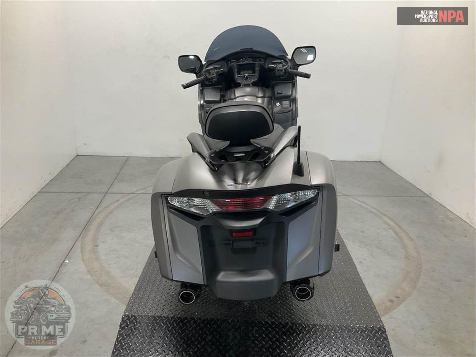2016 Honda GL1800BDG GOLDWING F6B DELUXE — фото 4