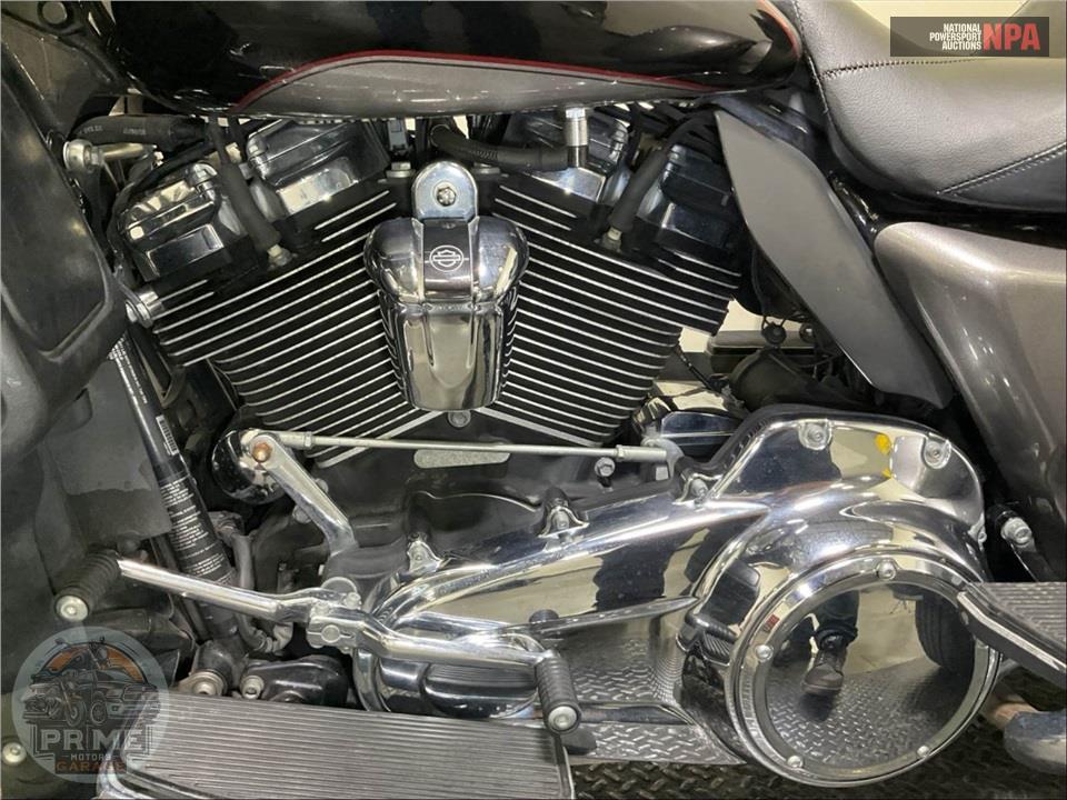 2017 Harley-Davidson FLHTCUTG TRIGLIDE ULTRA CLASSIC — фото 7