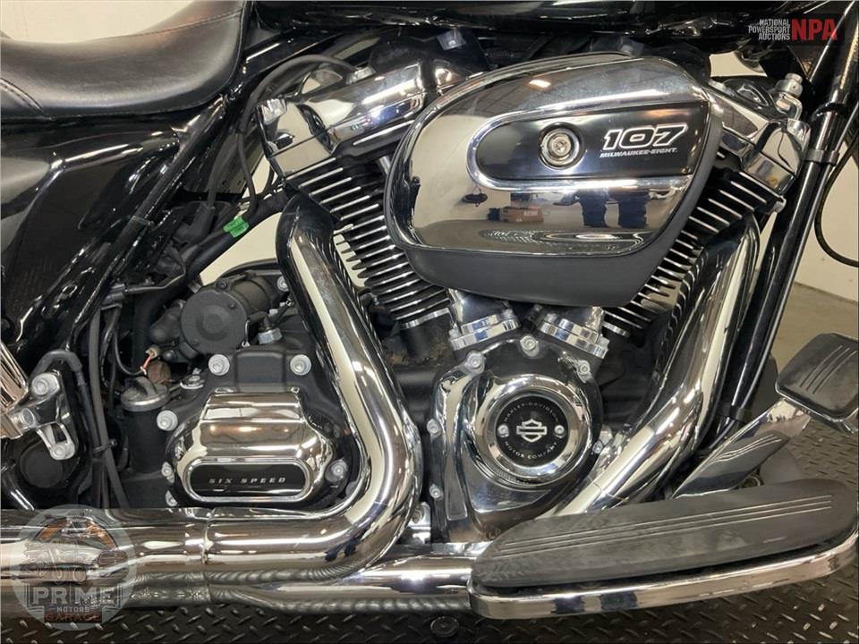 2017 Harley-Davidson FLHX STREET GLIDE — фото 6