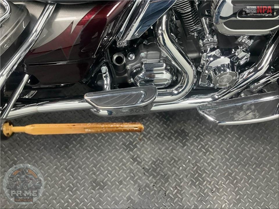 2015 Harley-Davidson FLHTKSE CVO ULTRA LIMITED — фото 8