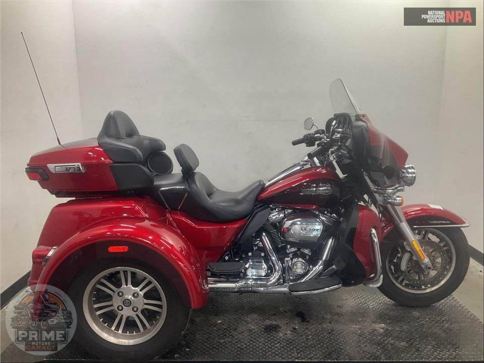 2018 Harley-Davidson FLHTCUTG TRI GLIDE ULTRA — фото 1