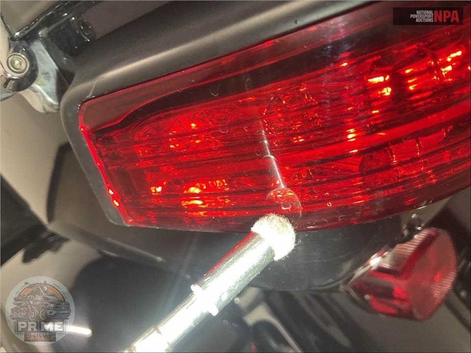 2015 Harley-Davidson FLHTK ELECTRA GLIDE ULTRA LIMITED — фото 35