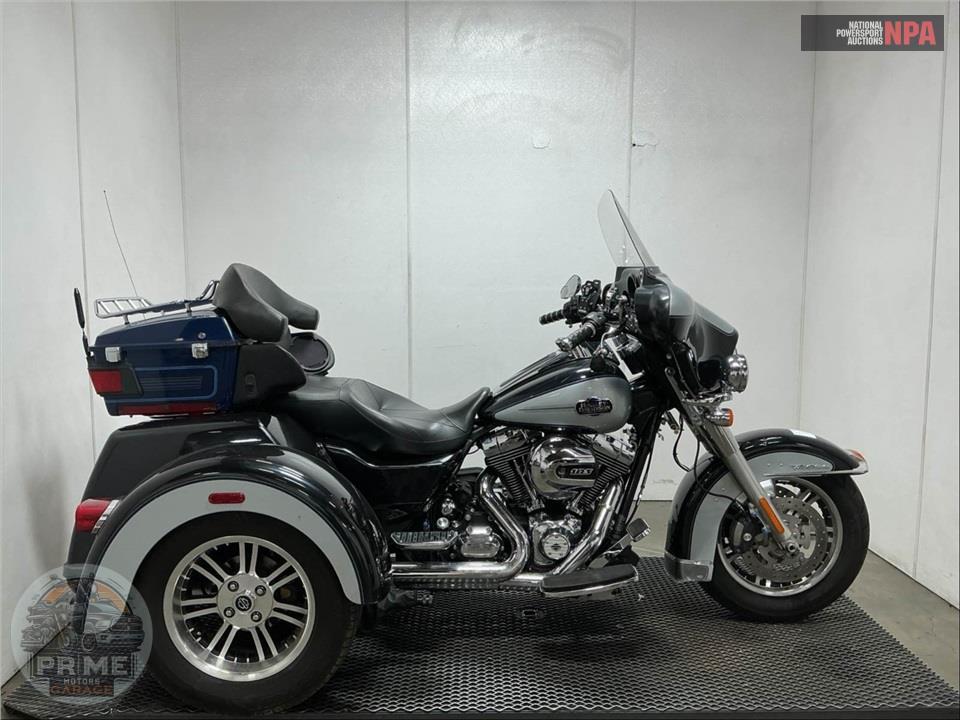 2013 Harley-Davidson FLHTCUTG TRIGLIDE UL CLSC — фото 1