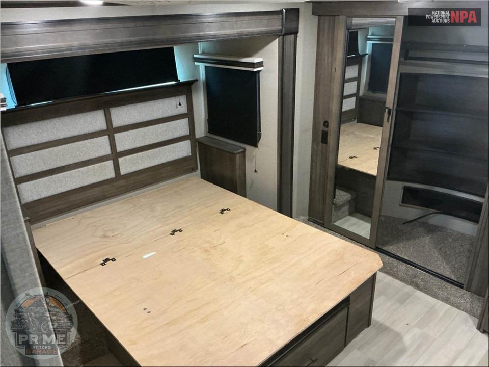 2021 Grand Design Recreational Vehicles M-390RK - SOLITUDE FIFTH WHEEL SERIES — фото 19