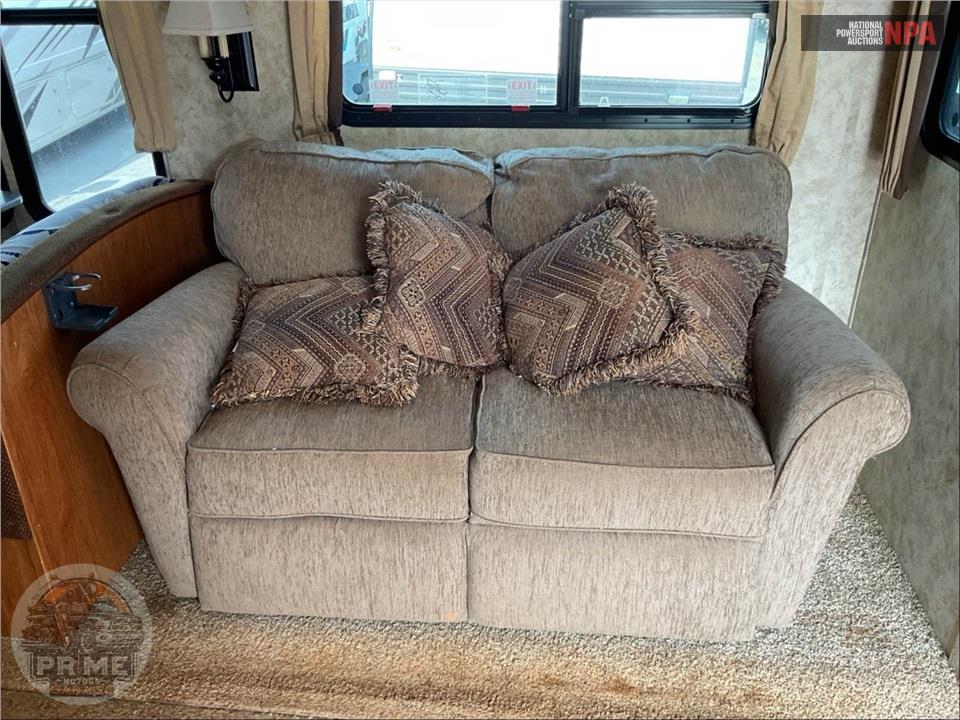 2013 Keystone Rv M-346 LBQ - MONTANA MOUNTAINEER FIFTH WHEEL SERIES — фото 11