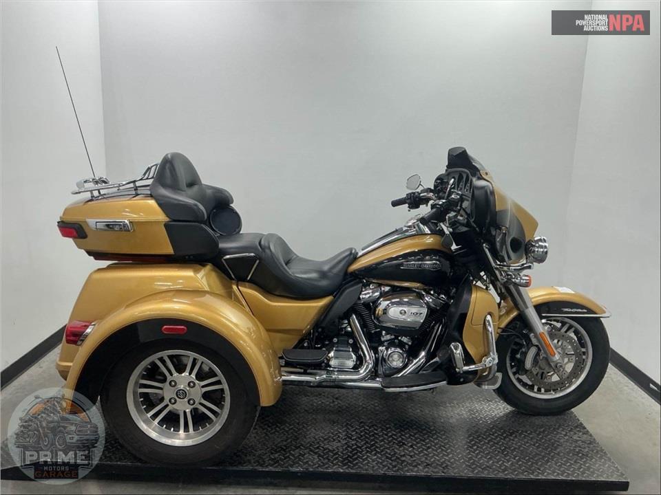 2017 Harley-Davidson FLHTCUTG TRIGLIDE ULTRA CLASSIC — фото 1