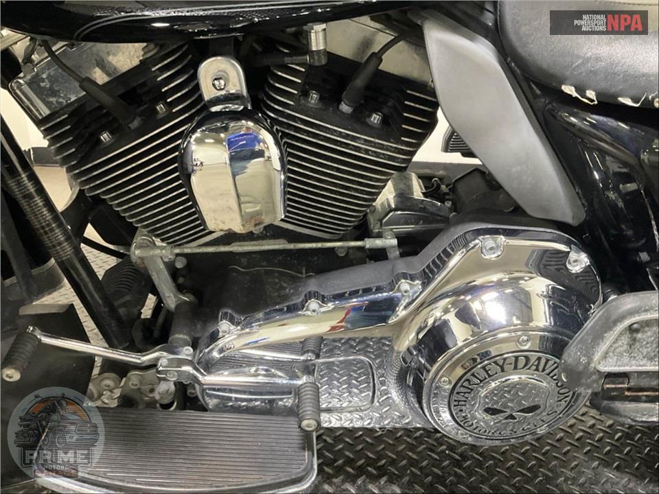 2010 Harley-Davidson FLHTCU ULTRA CLASSIC ELECTRA GLIDE — фото 7