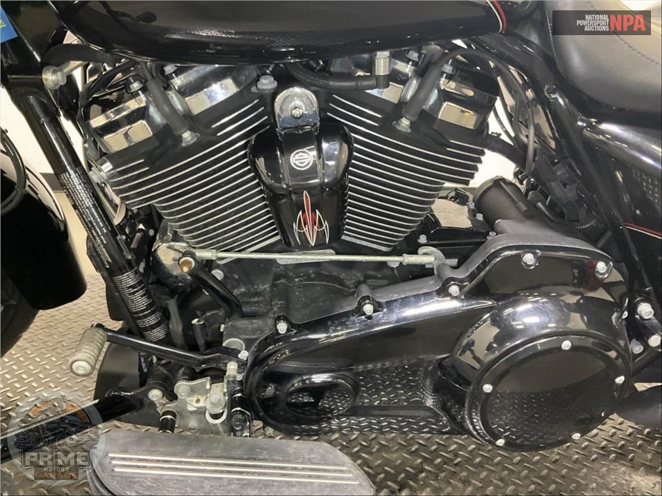 2018 Harley-Davidson FLHXS STREET GLIDE SPECIAL — фото 7