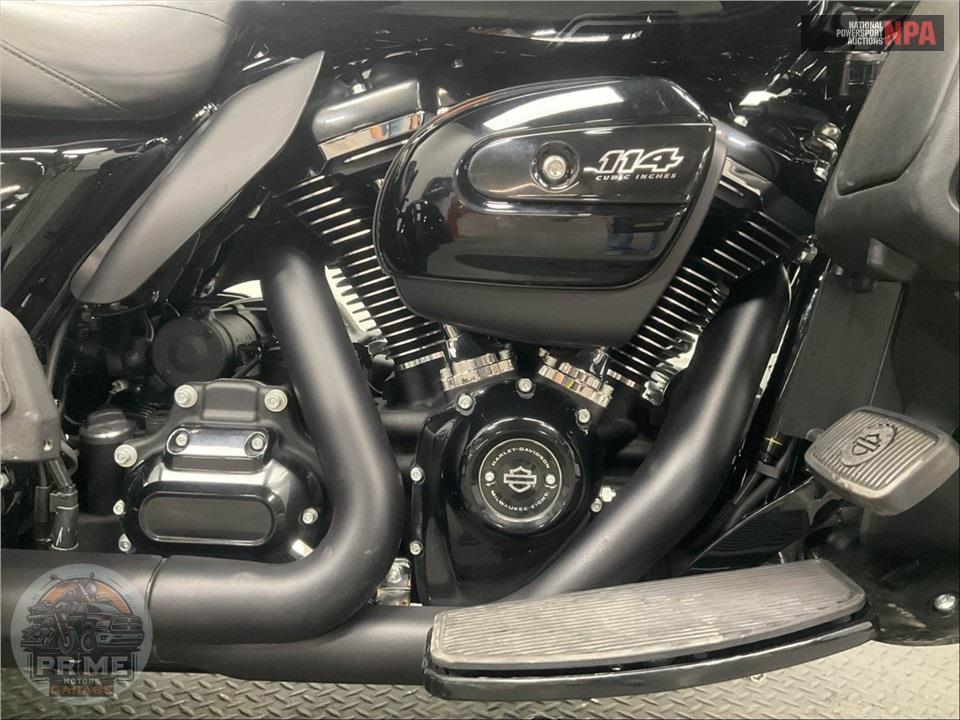 2025 Harley-Davidson FLHTCUTG TRI GLIDE ULTRA CLASSIC — фото 6
