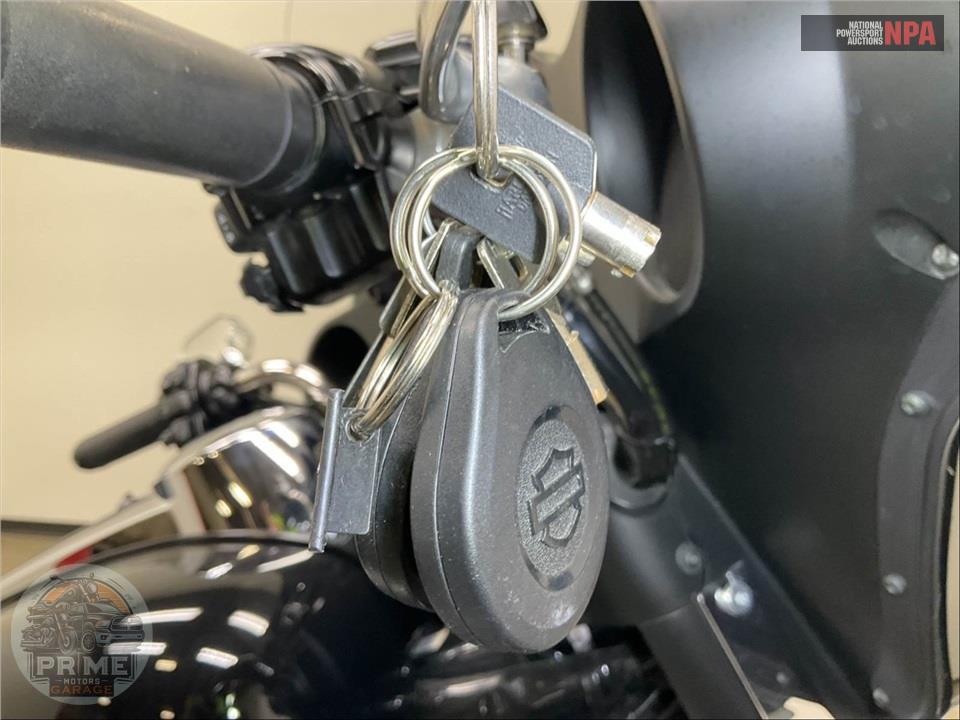 2013 Harley-Davidson FLHTK ELECTRA GLIDE UL LI — фото 12