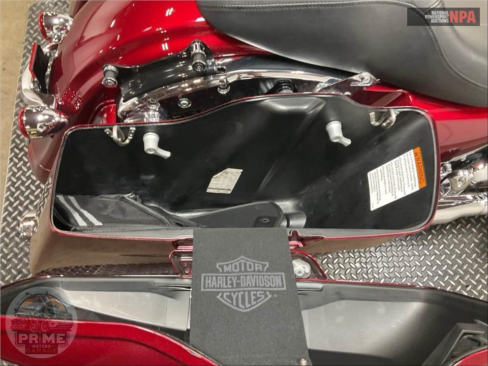 2017 Harley-Davidson FLHXS STREET GLIDE SPECIAL — фото 20
