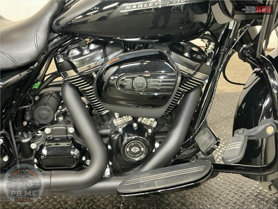 2018 Harley-Davidson FLTRXS ROAD GLIDE SPECIAL — фото 6