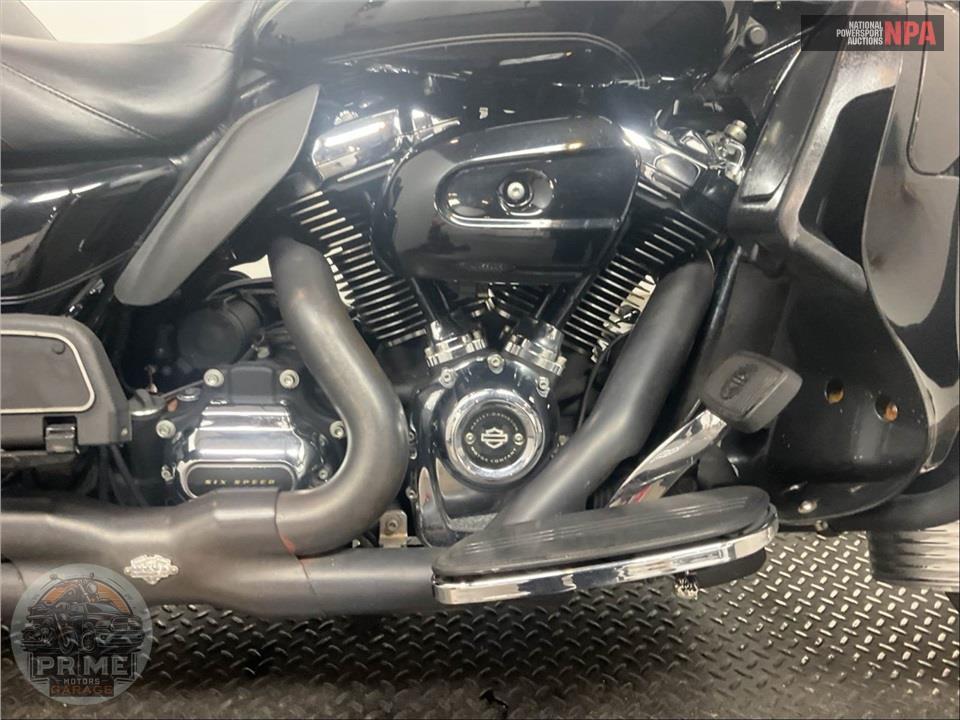 2017 Harley-Davidson FLHTCU ELECTRA GLIDE ULTRA CLASSIC — фото 7