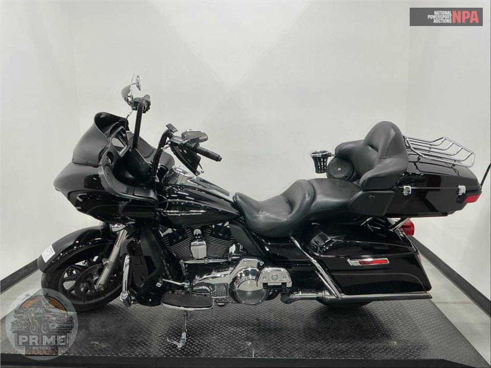 2016 Harley-Davidson FLTRU ROAD GLIDE ULTRA — фото 3