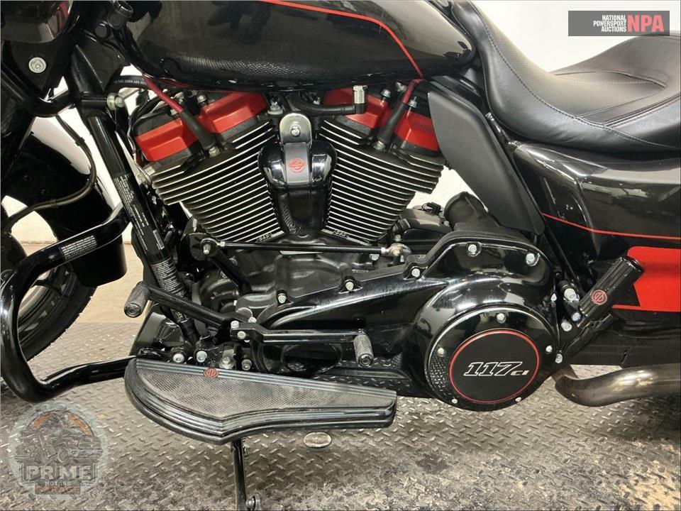 2018 Harley-Davidson FLTRXSE CVO ROAD GLIDE — фото 7
