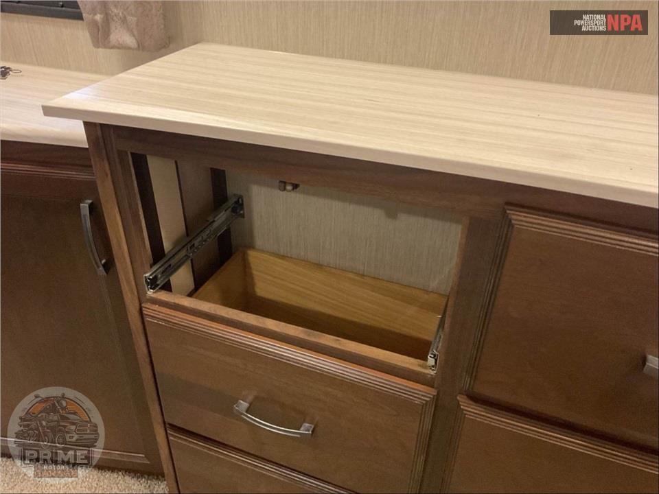 2019 Palomino By Forest River M-383FBC - COMPASS FIFTH WHEEL SERIES — фото 22