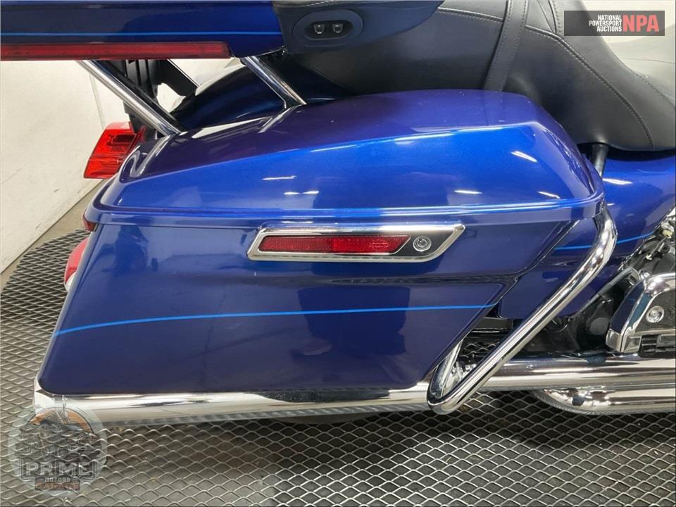 2015 Harley-Davidson FLHTK ELECTRA GLIDE ULTRA LIMITED — фото 23