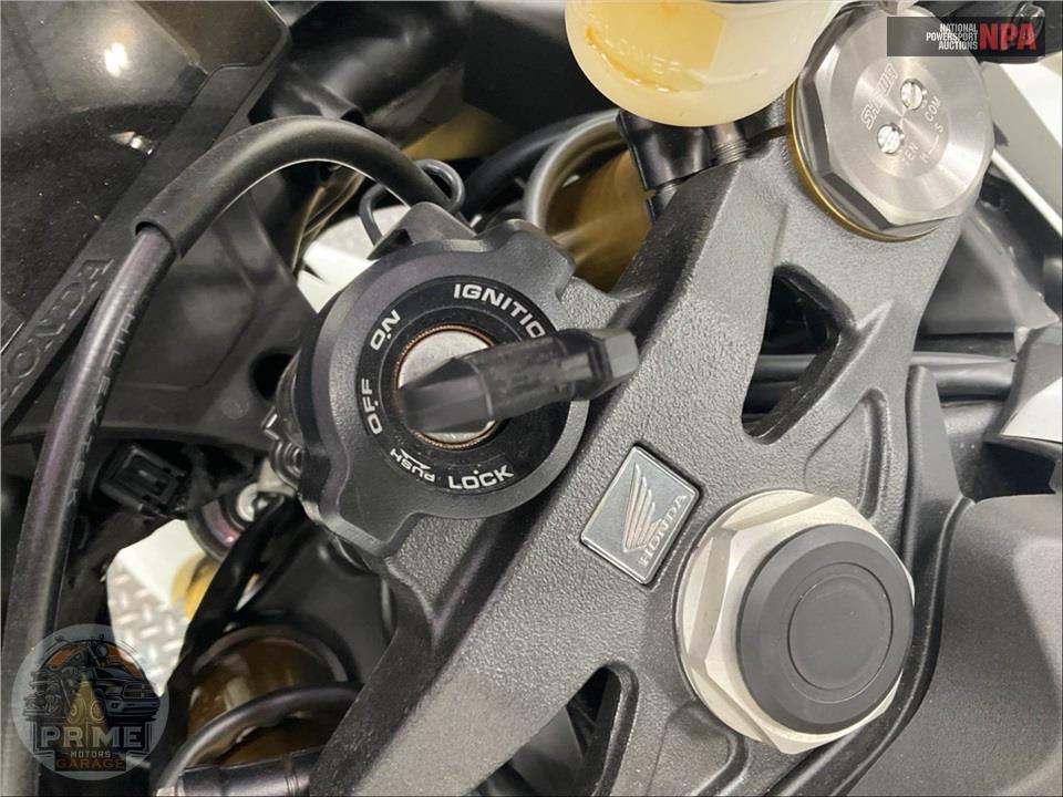 2025 Honda CBR1000RR — фото 11