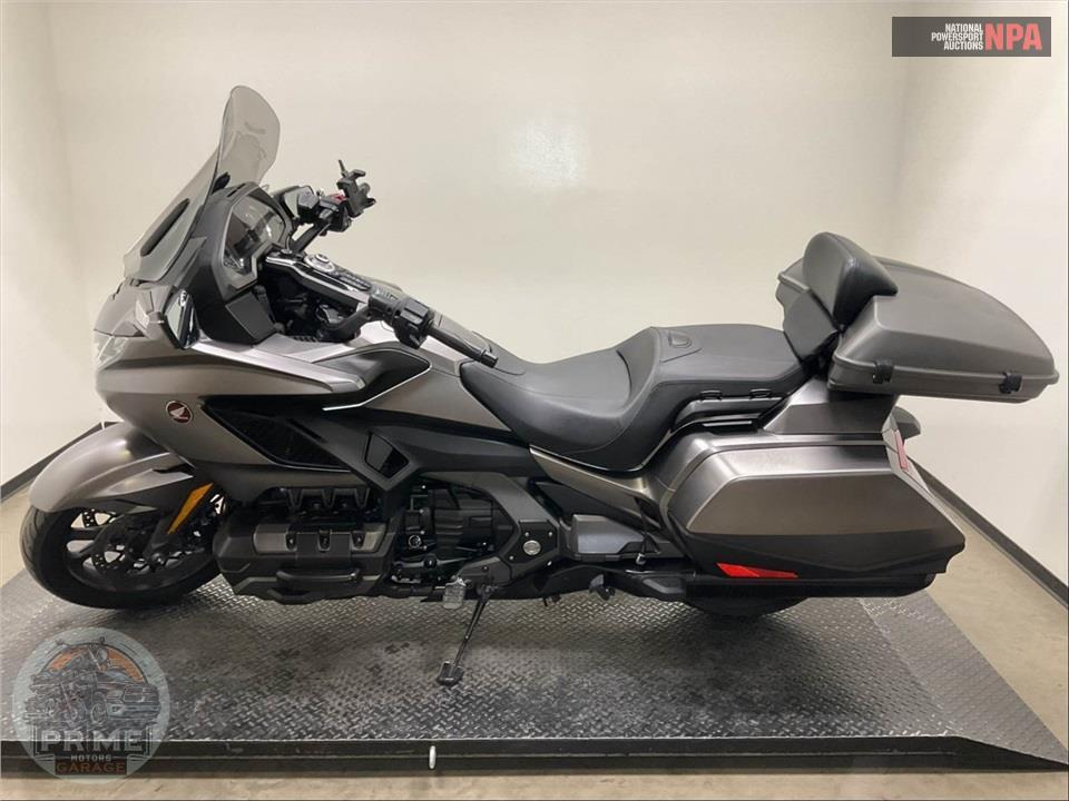 2018 Honda GL1800BD GOLDWING DCT (SILVER) — фото 3